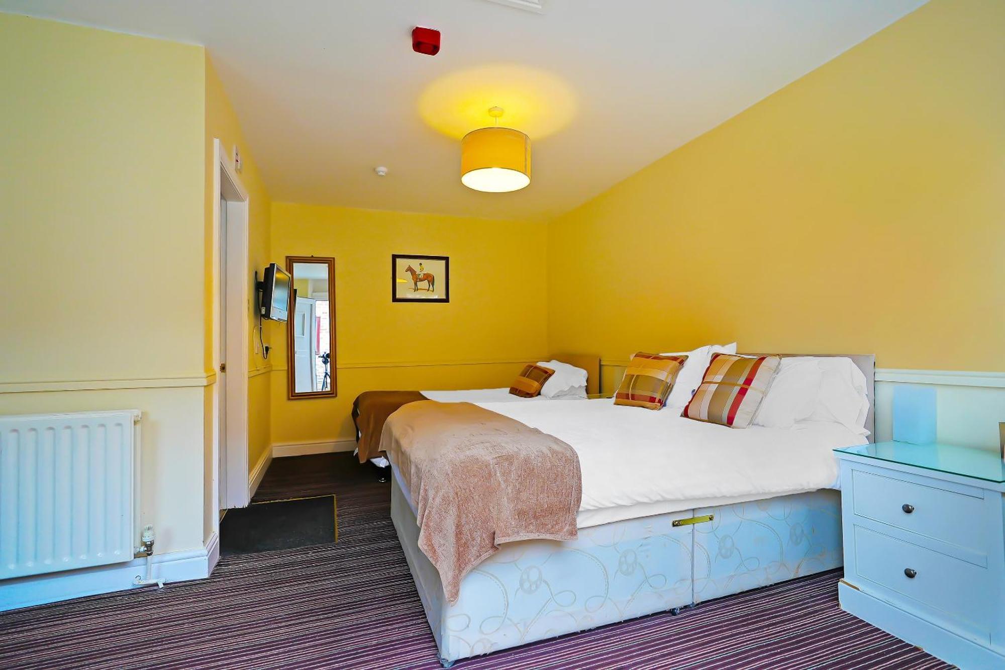 Hotel Oyo The White Horse, Ripon North Yorkshire Esterno foto