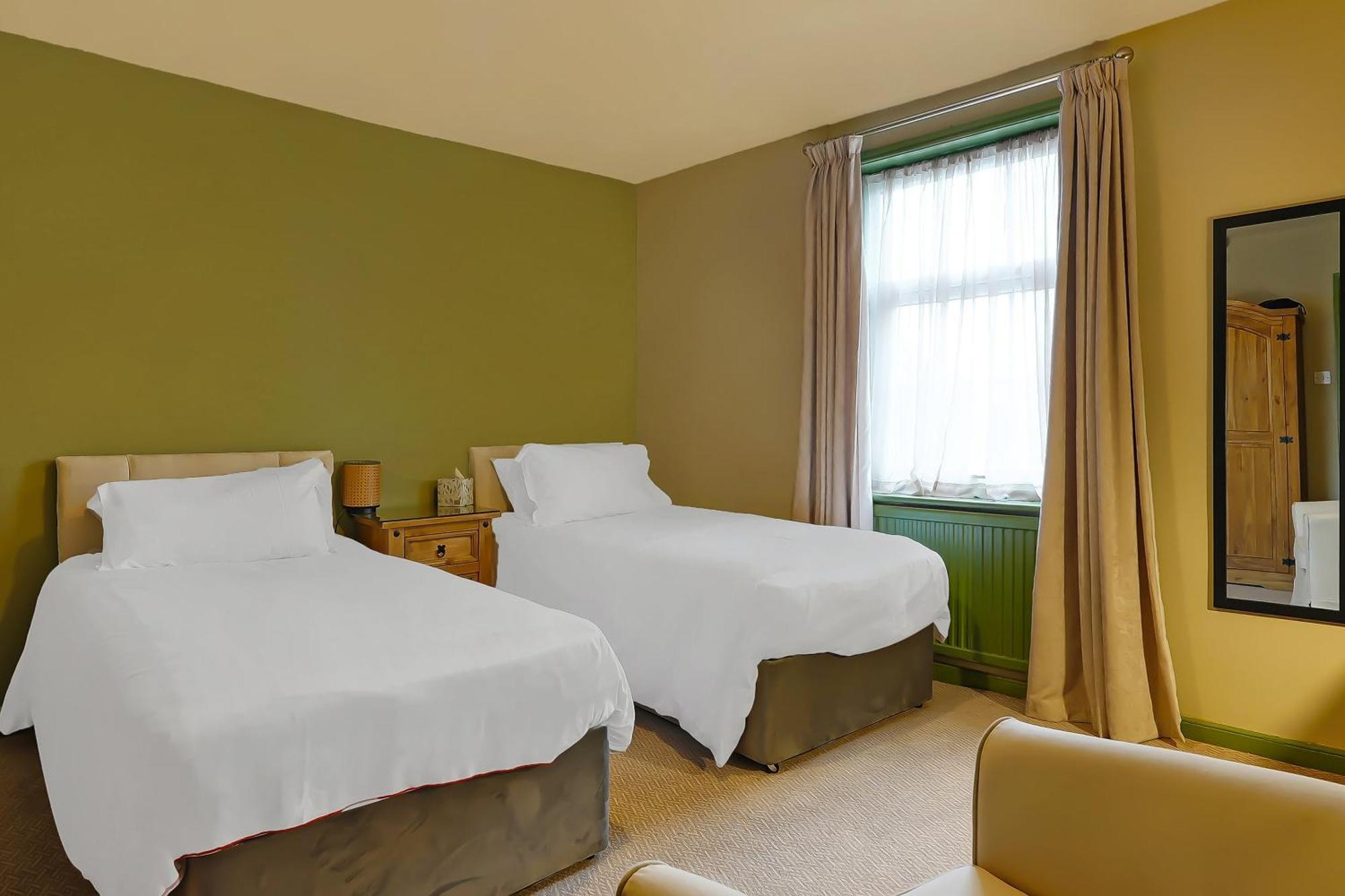 Hotel Oyo The White Horse, Ripon North Yorkshire Esterno foto